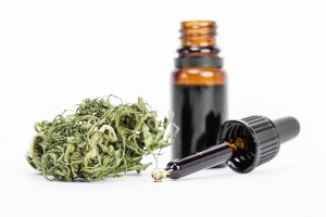 az-natural-selections-main-benefitsof-cannabis-oil-featured